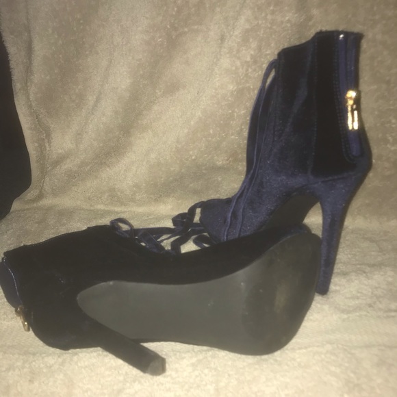 πππCUTE NAVY BOOTIES!!!π only worn twice! - Picture 4 of 4